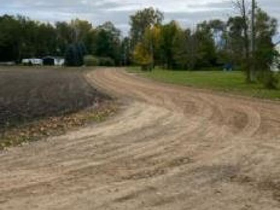 Exterior Neighborhood (street photo)