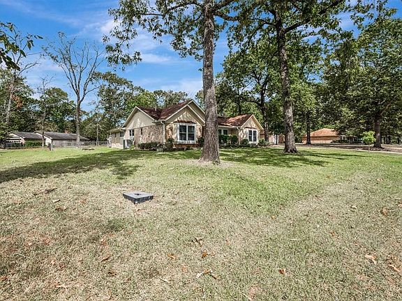2nd image of 509 Edgewood Cir