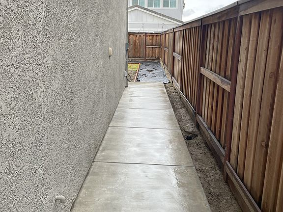 2nd image of 2961 Macabee Dr