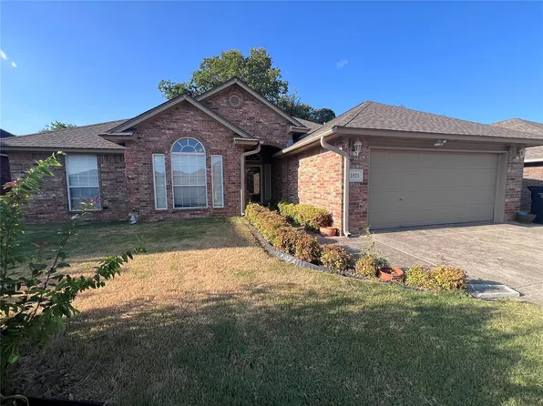 1825 SE 1st St, Moore, OK 73160