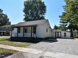 708 W Mill St, Staunton, IL 62088