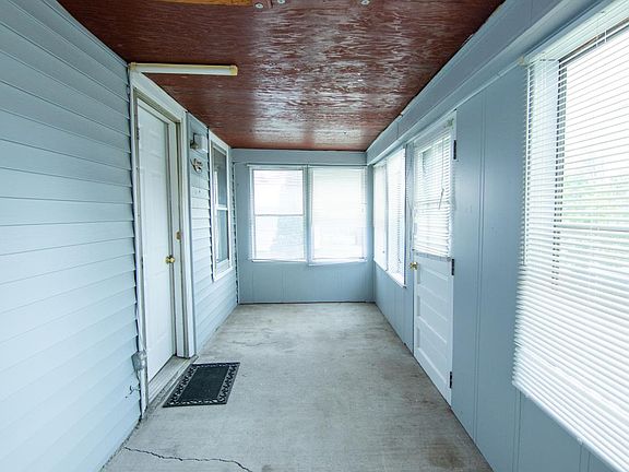 4th image of 3636 Stanton Ave
