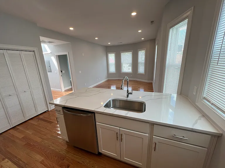 126 Cross St #5 — Photo 16