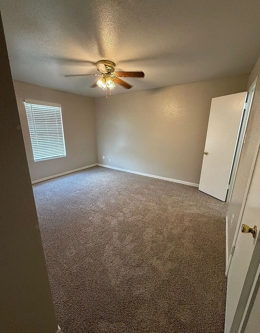 Crescent at Cityview — Photo 1
