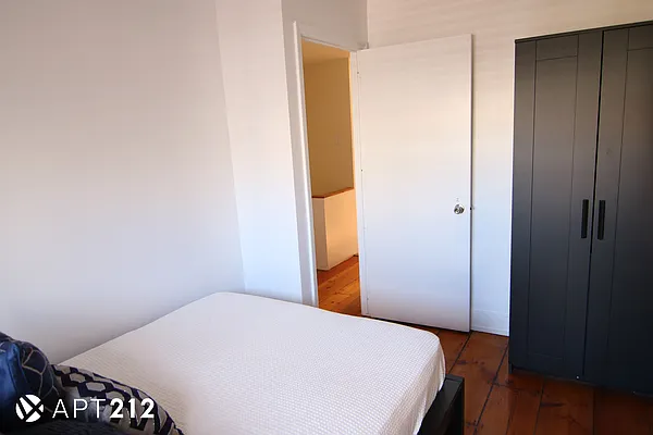 Rented by APT212 INC | media 21