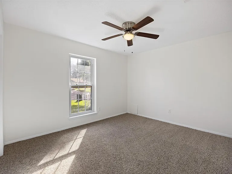 8343 Carriage Creek Dr — Photo 20