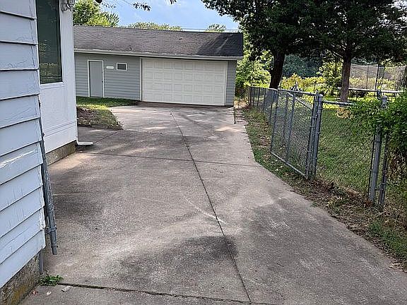 4th image of 2543 SW Belle Ave