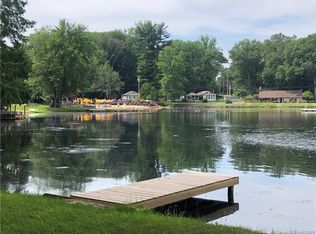 10 Pinewood Trl, Trumbull, CT 06611