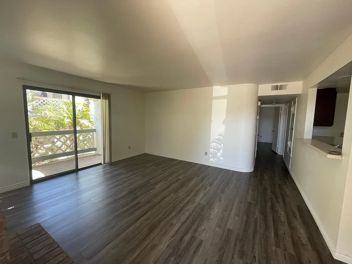 Building Photo - 9322 Twin Trails Dr #103