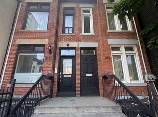 212 Gerrard St E #1, Toronto, ON M5A 2E6