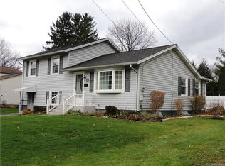 10 Circle Dr, Canandaigua, NY 14424