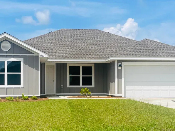 8226 Queensland Dr, Laurel Hill, FL 32567