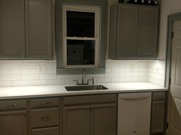 4th image of 2431 Medary Ave