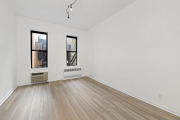 1st image of 340 W 48th St #2B