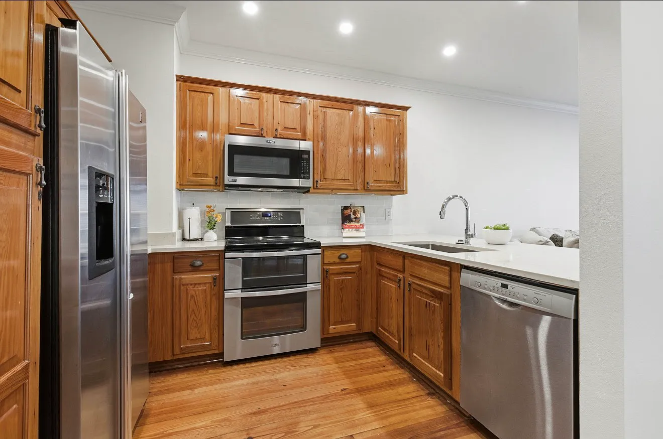 3 bed, 2000 sqft, $2,700 — Photo 3