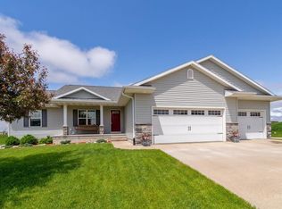 5590 Saturn Ave, Marion, IA 52302