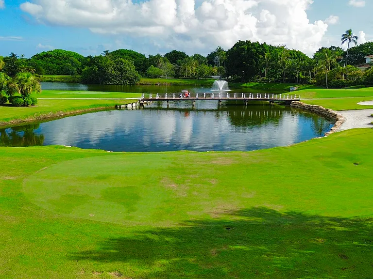 210 Coral Cay Ter — Photo 2