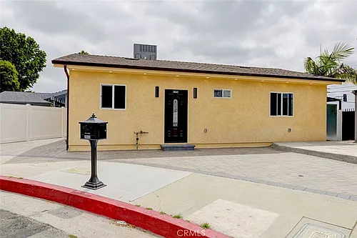 20502 Lull St Photo 1