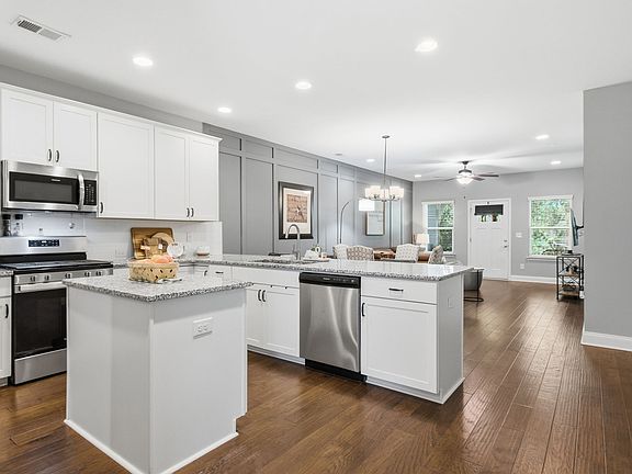 2nd image of 2027 Moultrie Cir