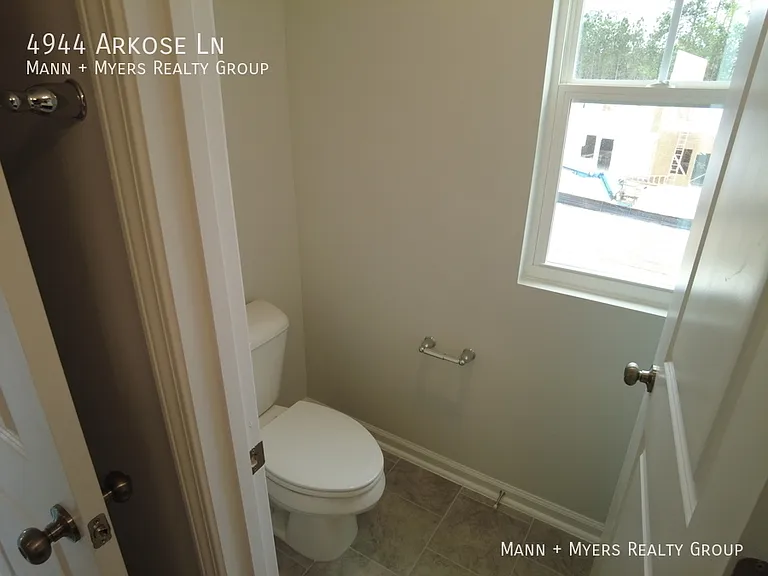 4944 Arkose Dr — Photo 7