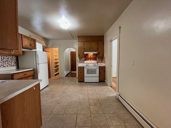 5th image of 181 Fairfield St Floor 1