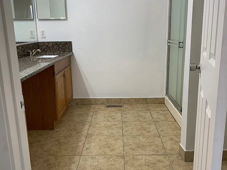 11 Greensboro Ct — Photo 8