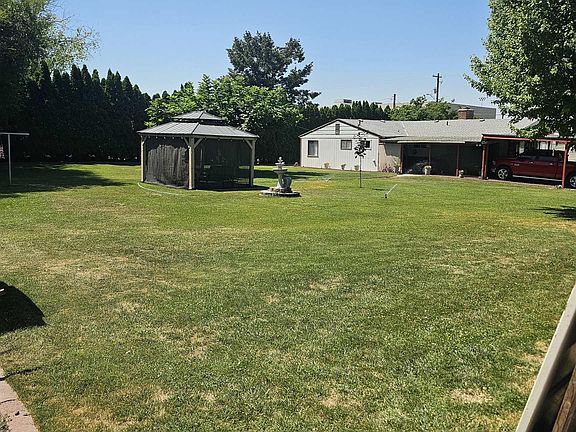 2nd image of 414 Mentzer Ave