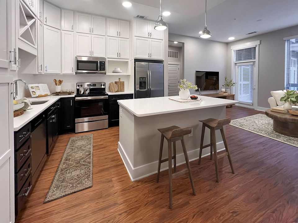 1st image of 511 S Mangum St #5529