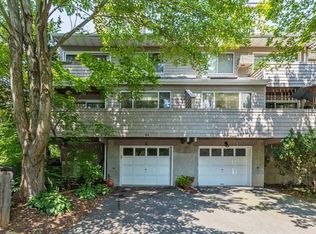 64 Hickory Hill Ln, Tappan, NY