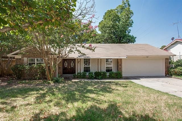 1st image of 7428 Yolanda Dr
