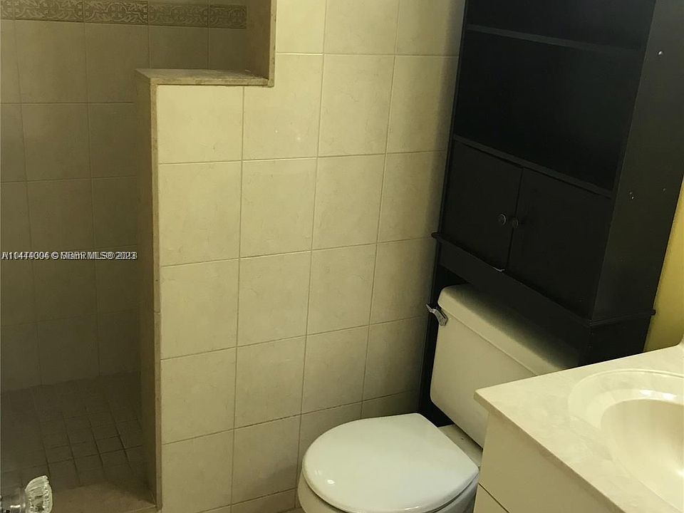 1st image of 107 Gardens Dr APT 202