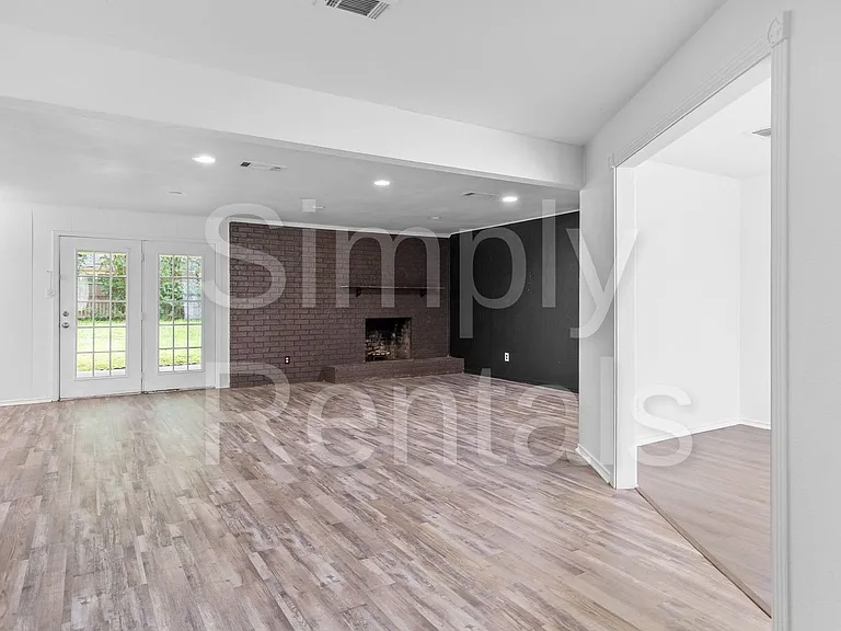 705 Plano St — Photo 13
