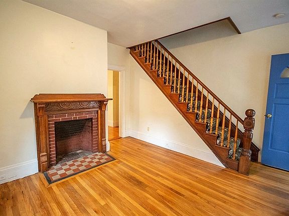 3rd image of 279 Railroad Ave #279