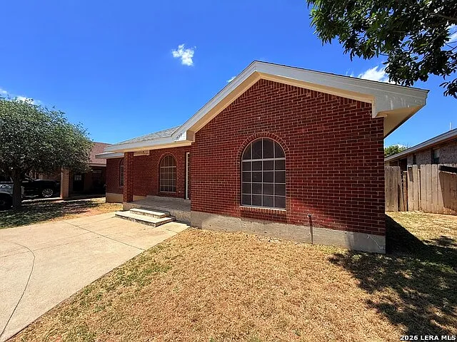 1659 Champion Cir — Photo 3