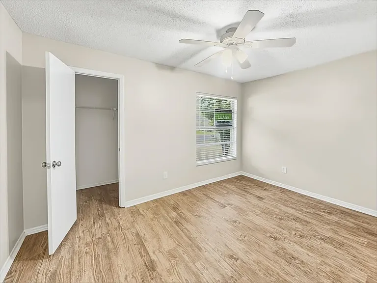 1171 La Mesa Ave — Photo 9