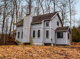 1472 Lake Ln, Pocono Lake, PA 18347