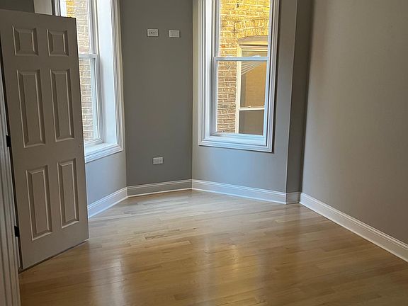 4th image of 1239 N Rockwell St #1-3