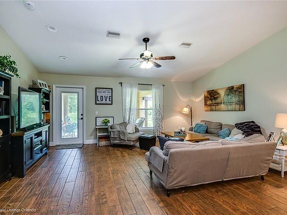 4th image of 2405 Bar Lou Ct