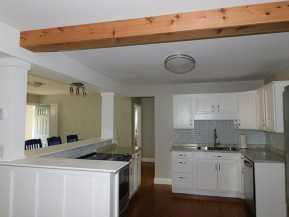 3rd image of 212 Mimosa Ave