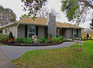 1512 Falling Leaf Dr, Friendswood, TX 77546