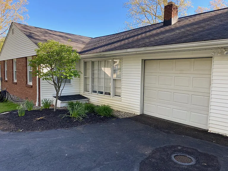 7843 Oakhurst Cir — Photo 41