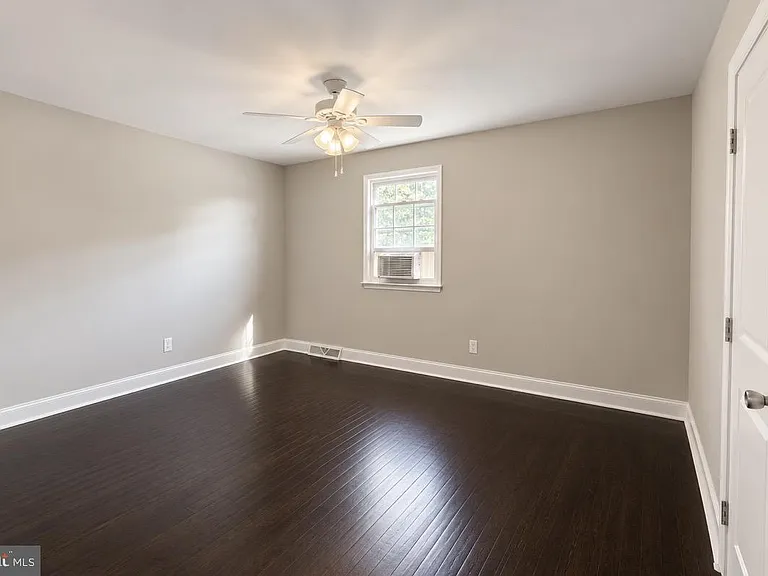 256 W Beidler Rd — Photo 25