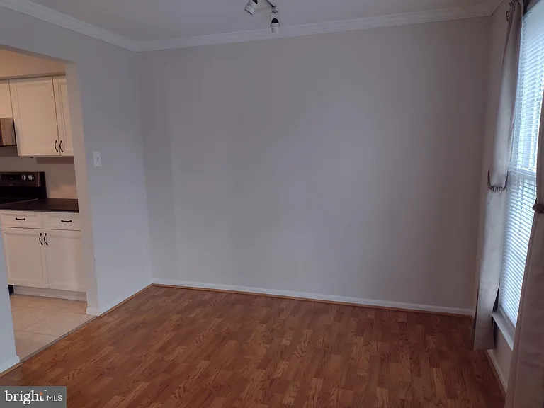 83 Avon Ln — Photo 14