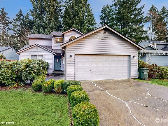 4th image of 3012 Applehill Court NE
