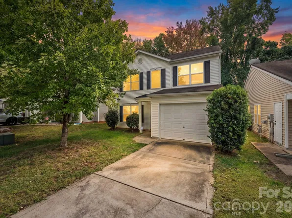 2636 Cochrane Dr, Charlotte, NC 28269
