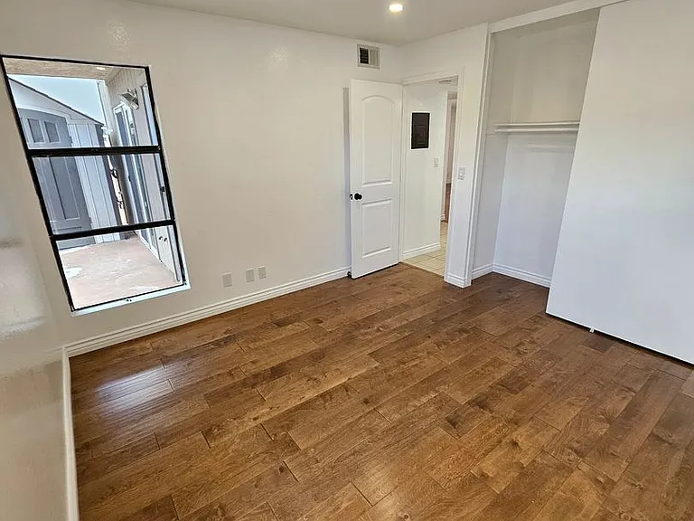 453 Ivy St — Photo 28