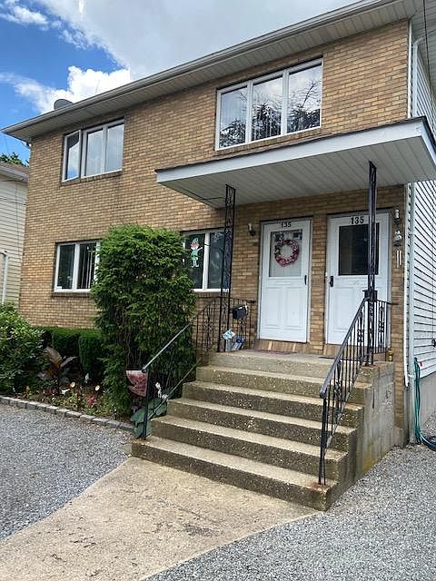 1st image of 135 Albany Ave #2