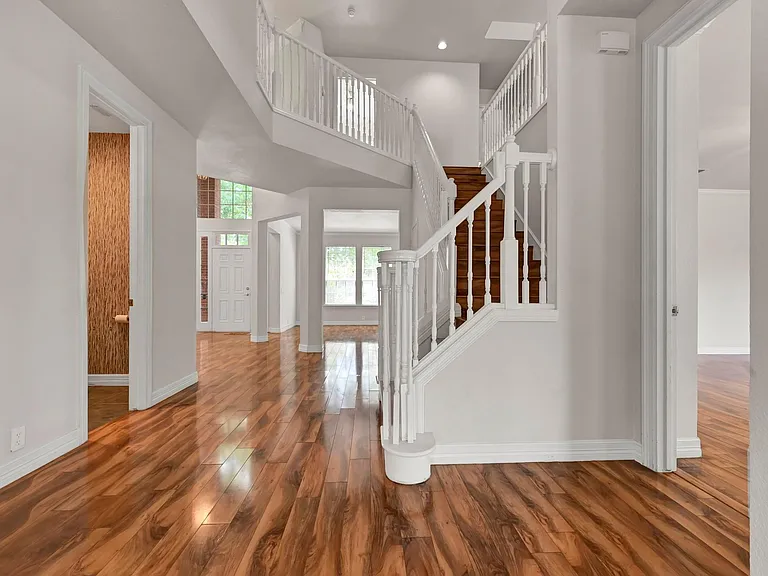 306 Canyon Lake Dr — Photo 20