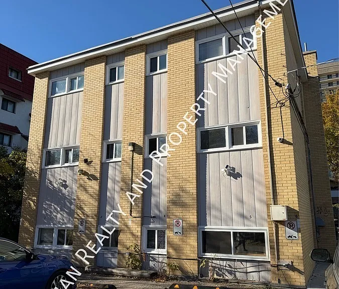 2119 Osler St #4 — Photo 1