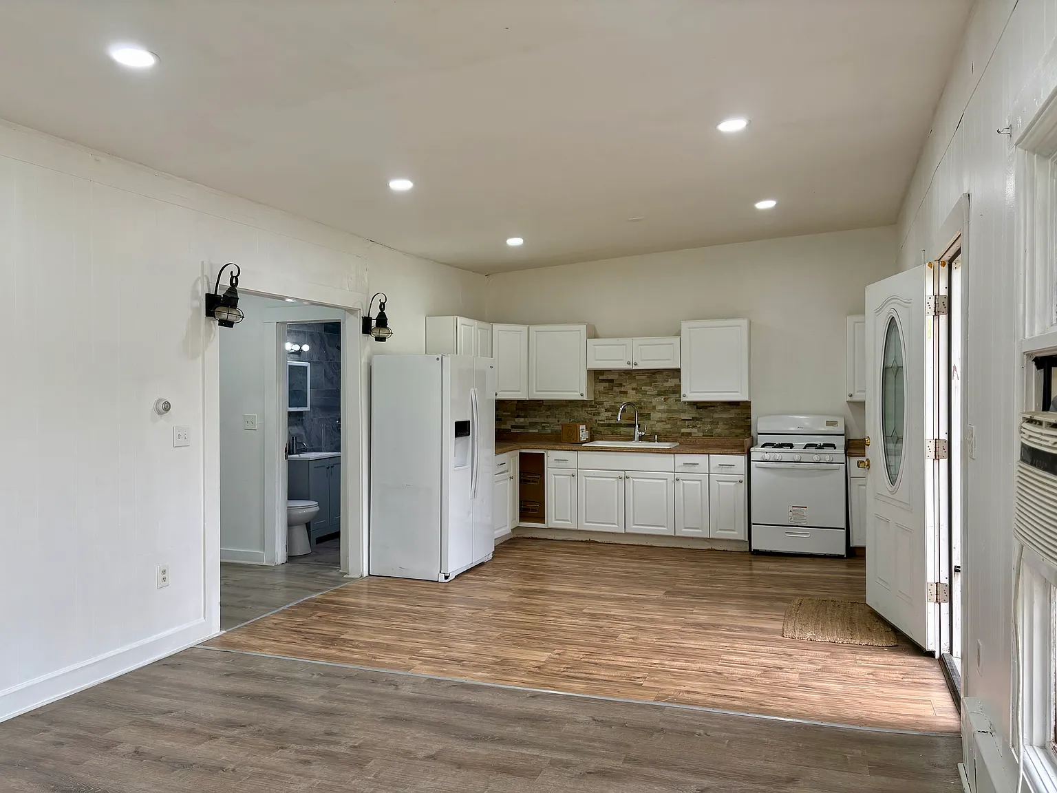 3 bed, $2,850 — Photo 3
